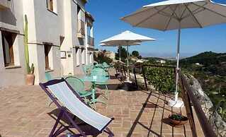 Hospedería Bajo el Cejo