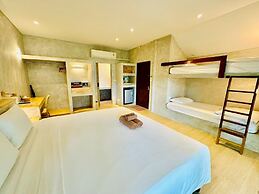 Twin Bay Resort