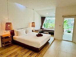 Twin Bay Resort