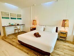Twin Bay Resort