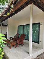 Twin Bay Resort