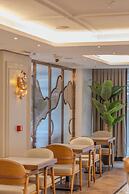 Grand Hilarium Hotel