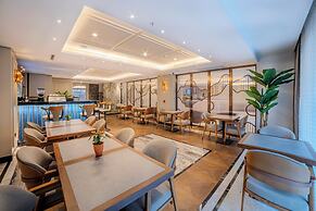 Grand Hilarium Hotel