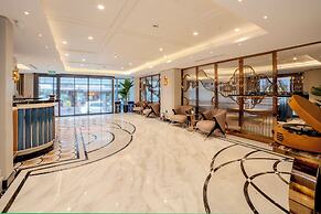 Grand Hilarium Hotel