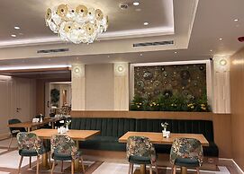 Grand Hilarium Hotel