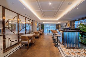 Grand Hilarium Hotel