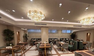 Grand Hilarium Hotel