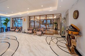 Grand Hilarium Hotel