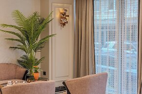 Grand Hilarium Hotel