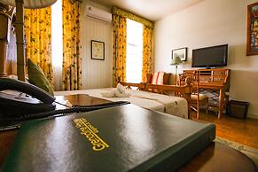 Grenadine House
