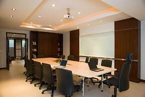 Sareeraya Villas & Suites