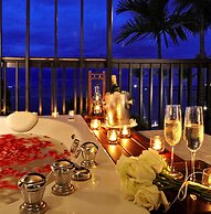 Sareeraya Villas & Suites