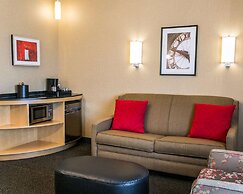 Cambria Hotel Denver International Airport