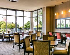 Cambria Hotel Denver International Airport