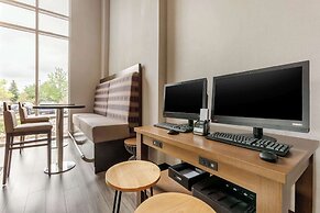 Cambria Hotel Denver International Airport