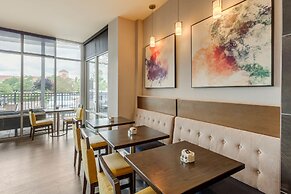 Cambria Hotel Denver International Airport