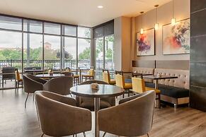 Cambria Hotel Denver International Airport