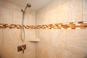 Maui Banyan - Maui Condo & Home