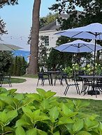 Gateways Inn & Restaurant
