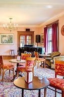 Gateways Inn & Restaurant