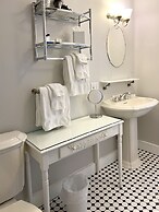 Gateways Inn & Restaurant