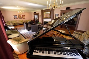 Gateways Inn & Restaurant