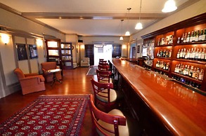 Gateways Inn & Restaurant