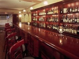 Gateways Inn & Restaurant