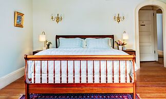 Gateways Inn & Restaurant