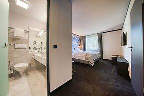 FourSide Hotel Salzburg, Trademark Collection by Wyndham