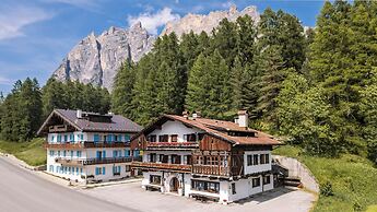 Hotel Al Larin