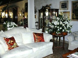 At Home A Palazzo