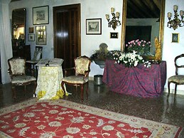 At Home A Palazzo