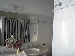 Leonardo's Rooms