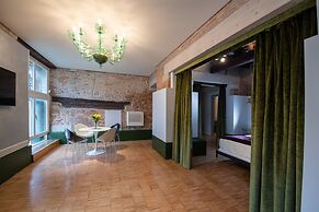 Locanda Leon Bianco on the Grand Canal