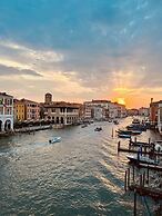 Locanda Leon Bianco on the Grand Canal