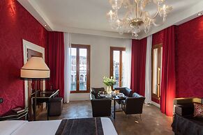 Locanda Leon Bianco on the Grand Canal