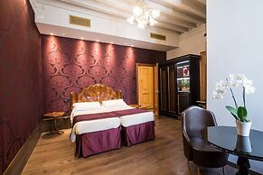 Locanda Leon Bianco on the Grand Canal