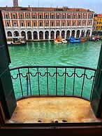 Locanda Leon Bianco on the Grand Canal