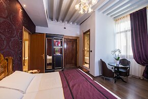 Locanda Leon Bianco on the Grand Canal