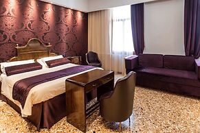 Locanda Leon Bianco on the Grand Canal