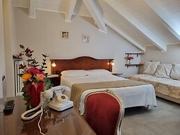 Charly Hotel