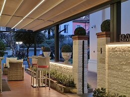 Charly Hotel