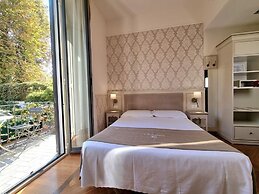 Charly Hotel