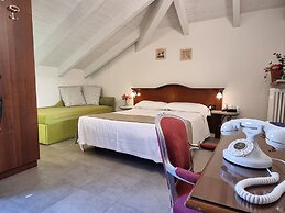 Charly Hotel