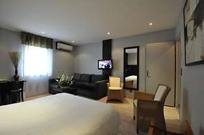 Cottage Hotel