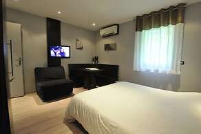 Cottage Hotel