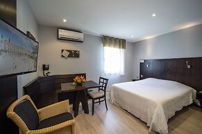 Cottage Hotel
