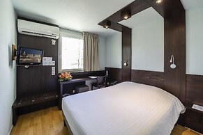 Cottage Hotel