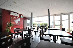 Hotel initial by balladins Roissy CDG / Saint-Mard